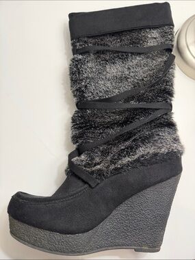 Decree Black Faux Fur Wrap Wedge Boots size 5 1/2